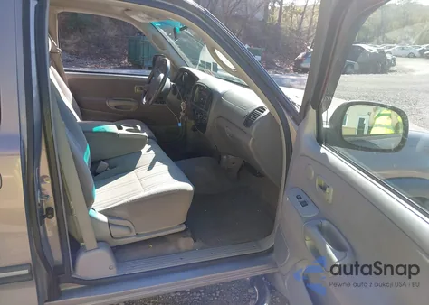 2002 Toyota Tundra Sr5 V8 из США, поврежденный, VIN 5TBBT44152S311085